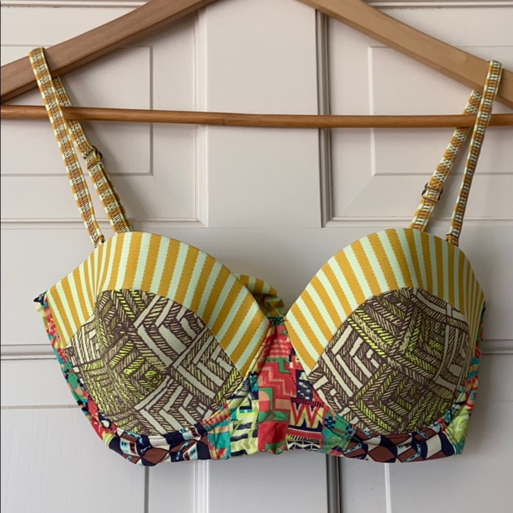 NEVER WORN Maaji Underwire Bikini Top